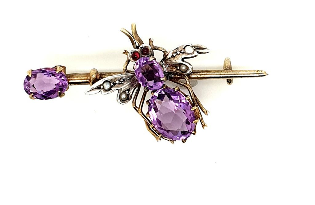 Sterling Silver Amethyst 3.35ct Total Seed Pearl and Garnet Eyes Brooch 41x21mm (20846)