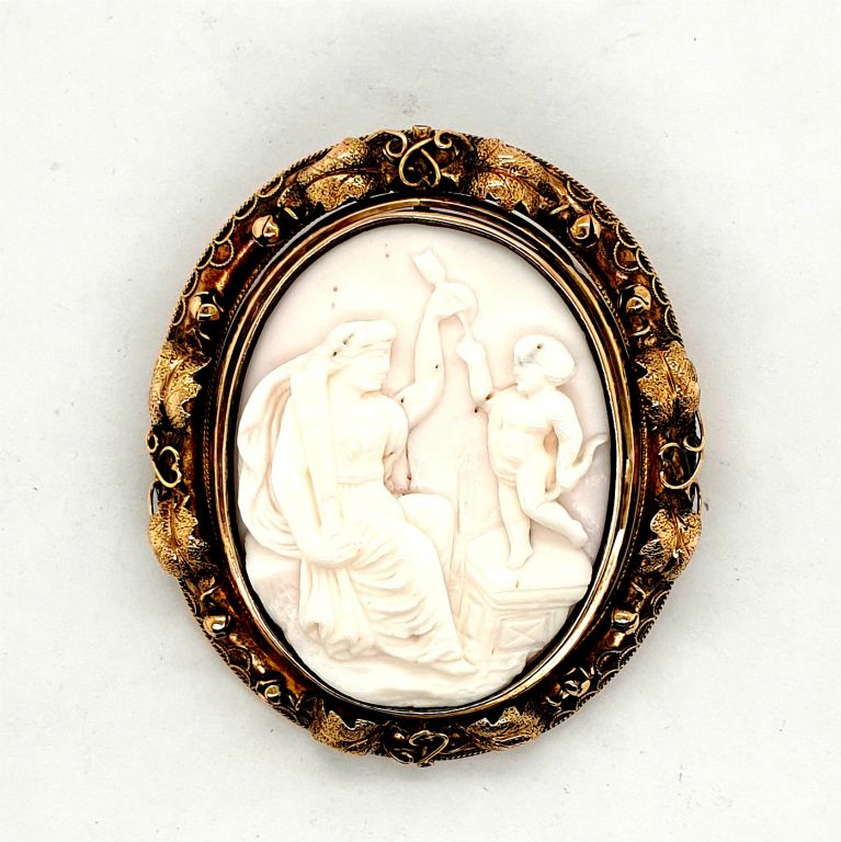 9ct Yellow Gold Cameo Brooch Locket Backed (50X44mm) (2669)