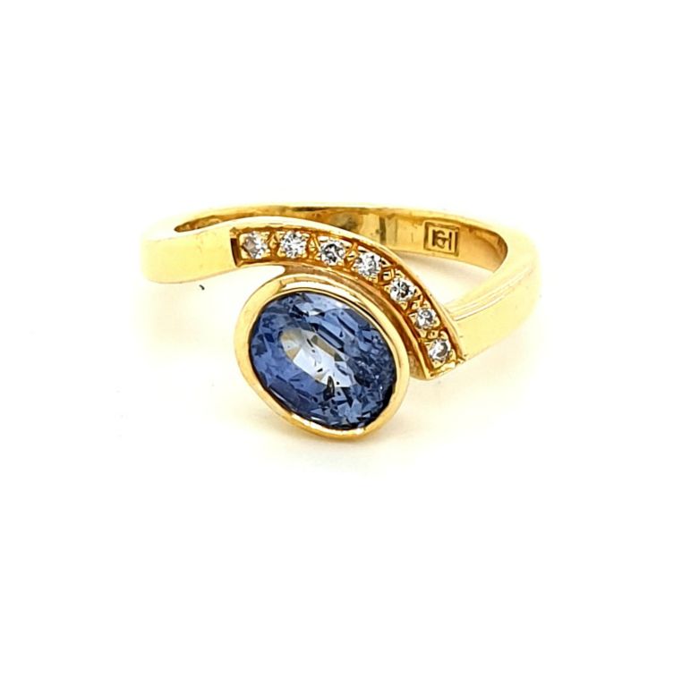 18ct Yellow Gold Ceylon Sapphire 2.25ct and Diamond 0.06ct GH VS1(14304)