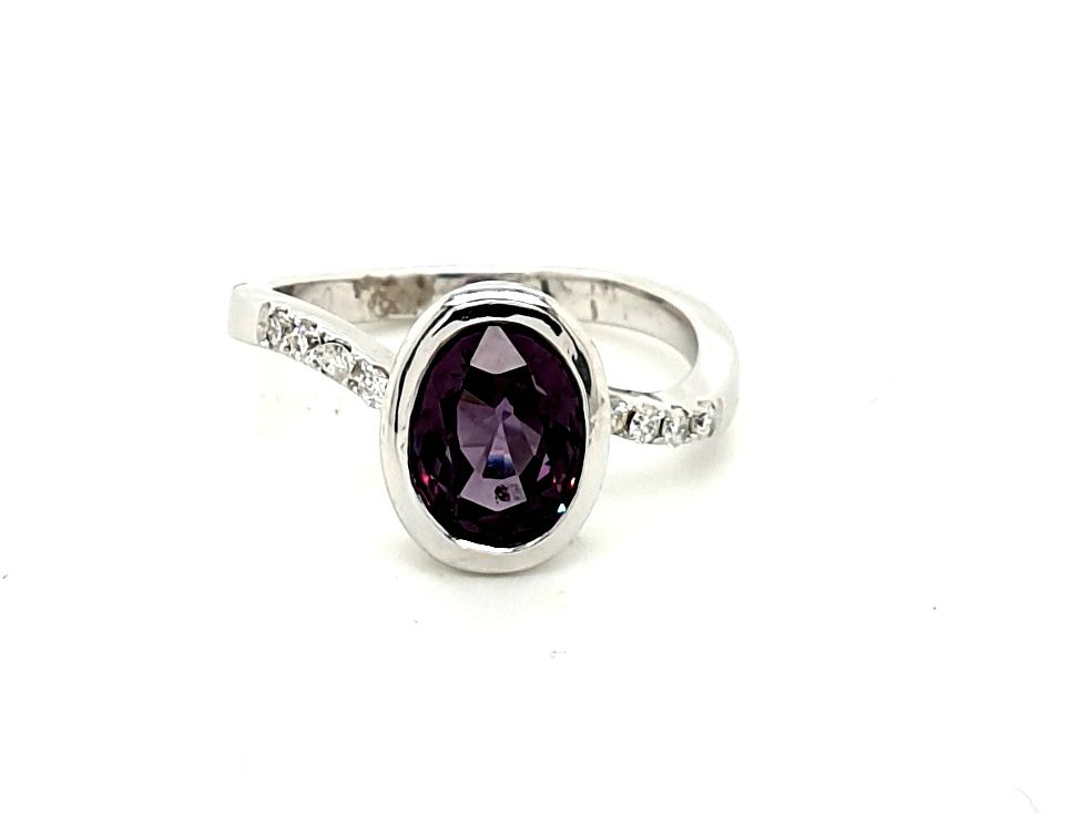 18ct White Gold Rare Colour Change Garnet 2.28ct Diamond 8x 0.01ct GH SI (14954)