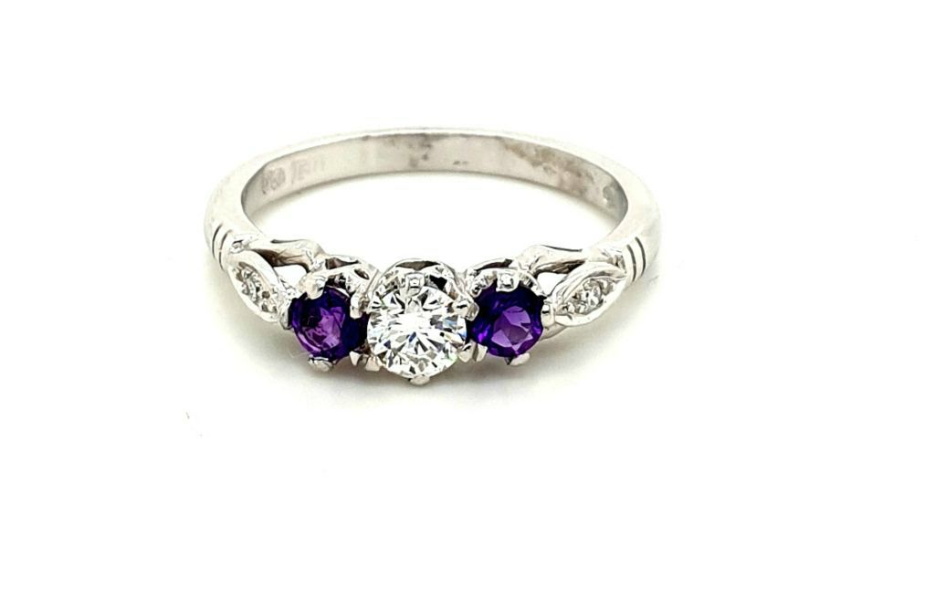 18ct White Gold Diamond = 0.34ct F VS and Amethyst 2x 0.15ct Ring (15168)