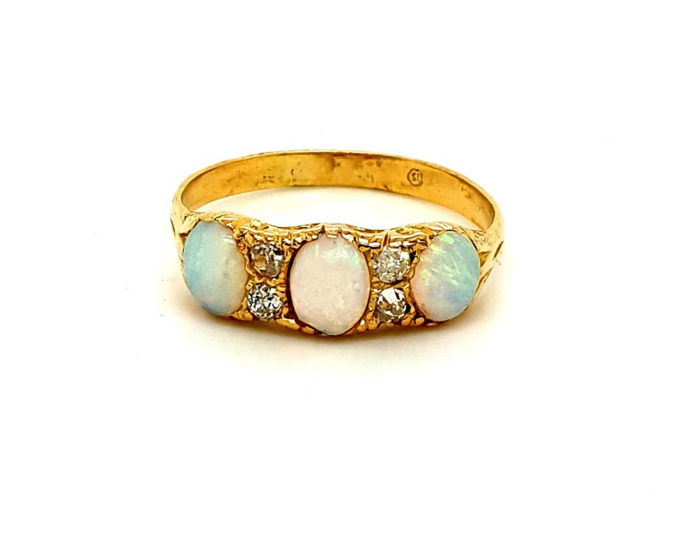18ct Yellow Gold Solid Crystal Opal and Diamond 4x 0.05ct H SI2 (18852)