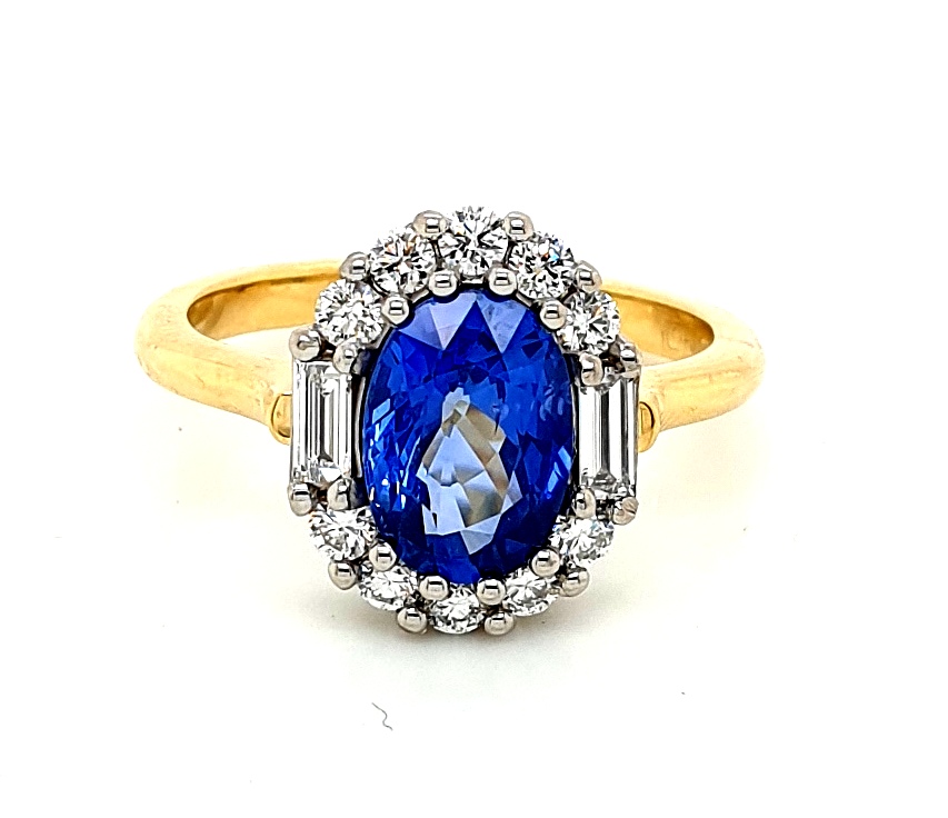 18ct Yellow Gold Ceylon Sapphire (2.55ct) and Diamond (0.48ct F-G VS)  Ring (22012)