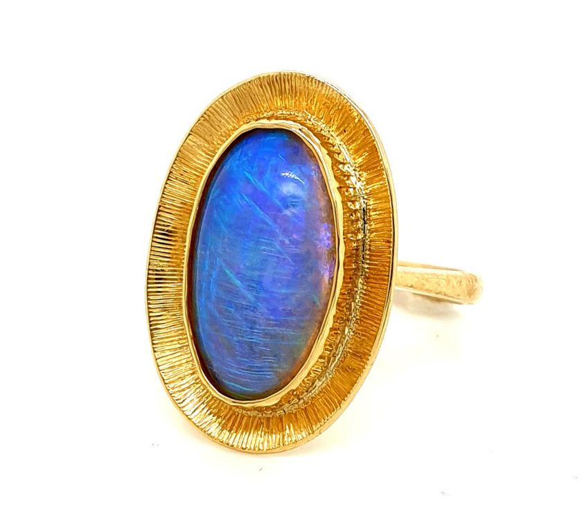 18ct Yellow Gold Vintage Solid Opal (17x9mm) Ring (22081)