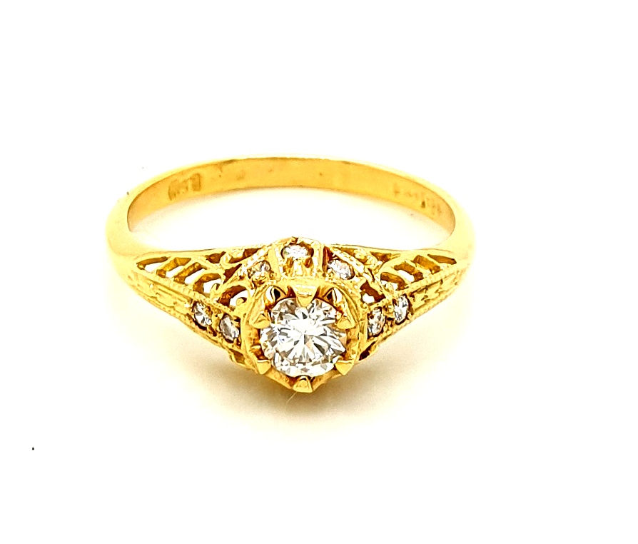 18ct Yellow Gold Filagree Diamond (1x 0.25ct G VS 10x 0.01ct F SI) Solitaire Ring (18552)