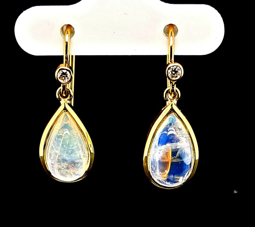 18ct Yellow Gold Rainbow Moonstone 2x 4.30ct and Diamond 2x 0.04ct FG VS Earrings (21419)